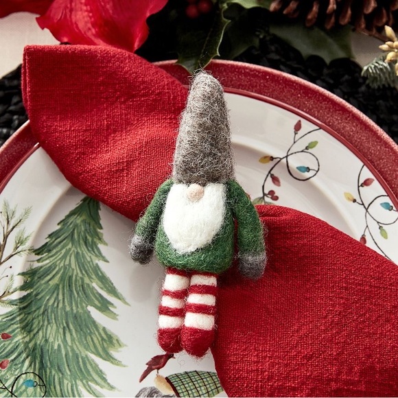 Pottery Barn Adorably Cute Gnome Handcrafted Wool Felt Napkin Rings - Set Of 4 - Picture 11 of 16